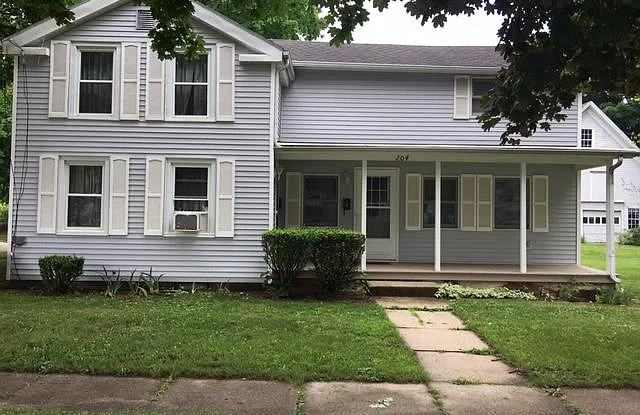 204 W 2nd St - 204 West 2nd Street, Belvidere, IL 61008