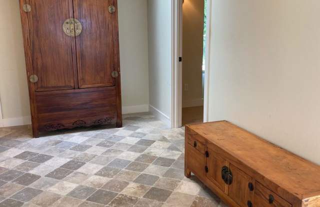 1210 Alki Avenue SW  # 600 Gallery 2
