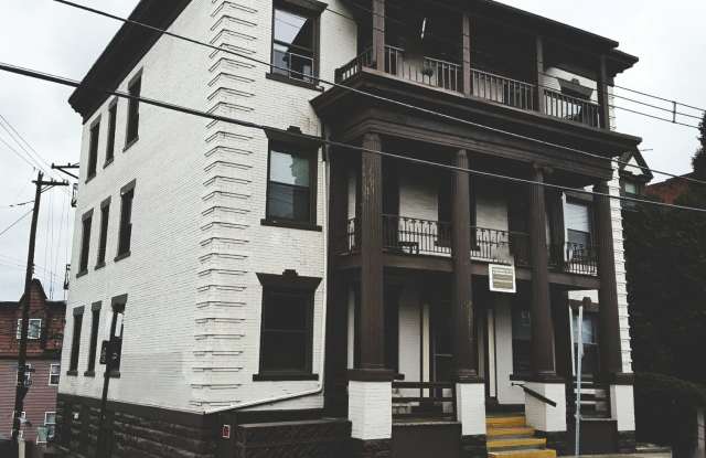 Amazing Fully Furnished 2 bedroom AVAILABLE NOW with free heat and hot water TMKRentals.com photos photos