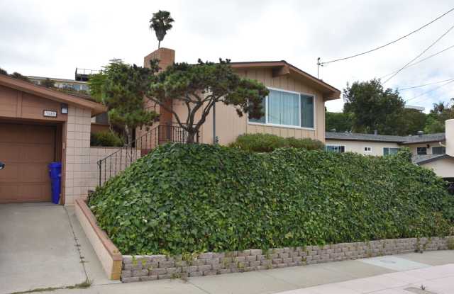 4 Bedroom 2.5 Bathroom Home, Newly renovated Modern finishes Bay and ocean water views Open layout photos photos