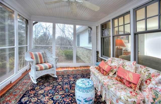 506 Lakeview Drive Gallery 2