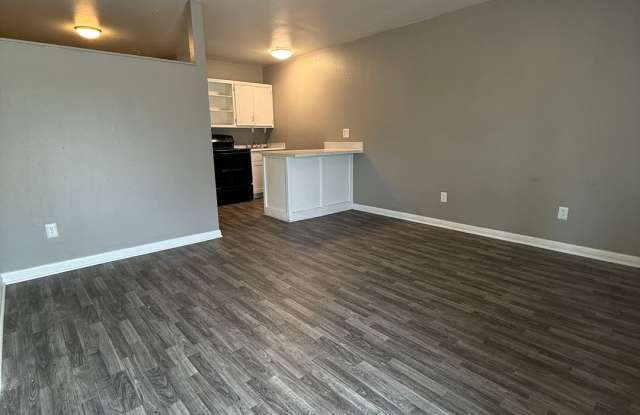 $400 Off 1st Full Month!* All Utilities Included! Cozy Studio* Pet Friendly* Near Loop 340  I-35* photos photos