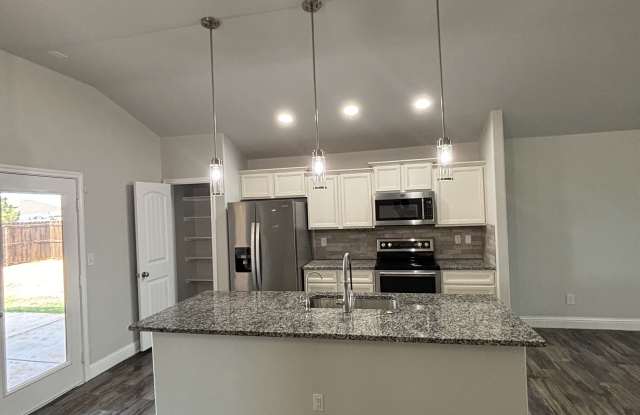 1509 Revolution Dr Gallery 2