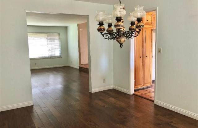 5172 LENA Drive Gallery 4