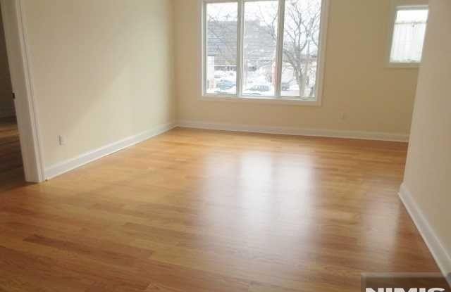 2191 Edwin Avenue Gallery 1