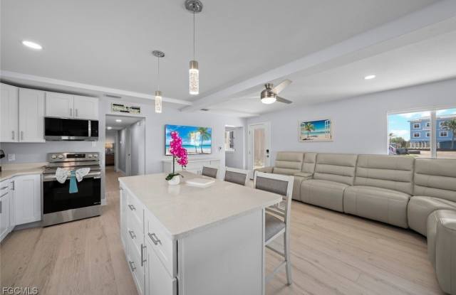 6151 Estero Boulevard unit: 5 Gallery 4