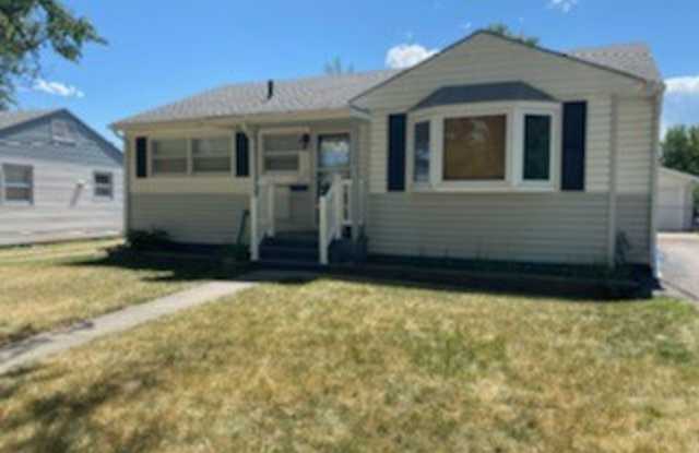 949 Allen Ave - 949 Allen Avenue, Rapid City, SD 57701