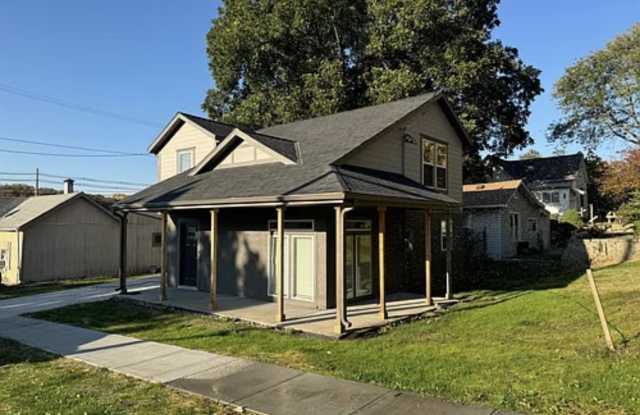 748 Seminary Street Gallery 3