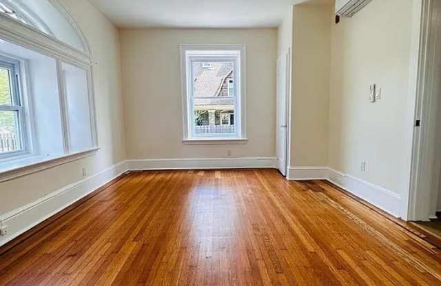 144 W Washington Ln Gallery 3