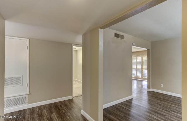 1263 E MANHATTON Drive Gallery 3