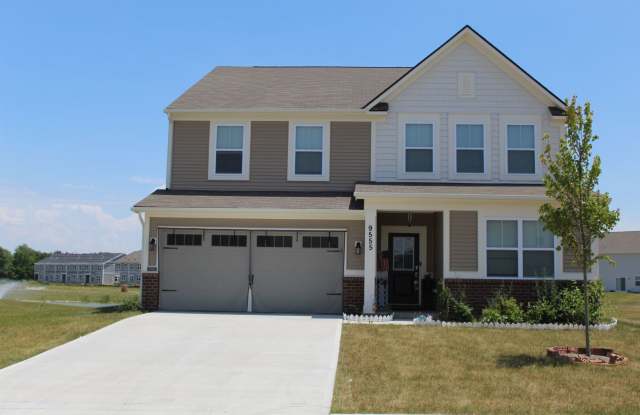 Beautiful 5 Bedroom Home in a Popular Avon Community! Gallery 1
