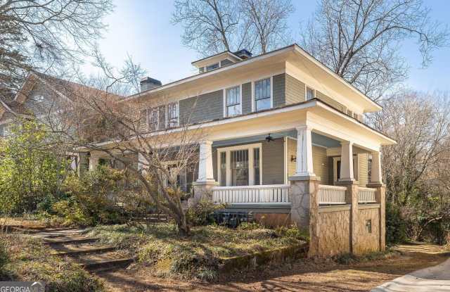 300 Oxford Place NE #2 photos photos