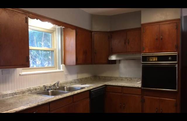 1216 Magnolia St - 1216 Magnolia Street, Gainesville, TX 76240 1216 Magnolia St - 1216 Magnolia Street, Gainesville, TX 76240