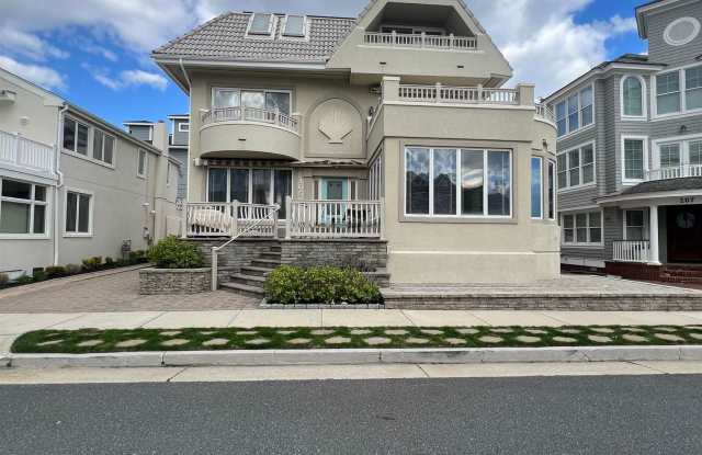 105 S Clermont Ave photos photos