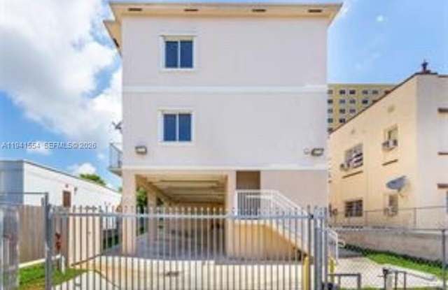 1063 SW 2nd St photos photos