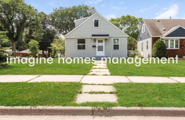 5856 Russell Avenue South Gallery 1