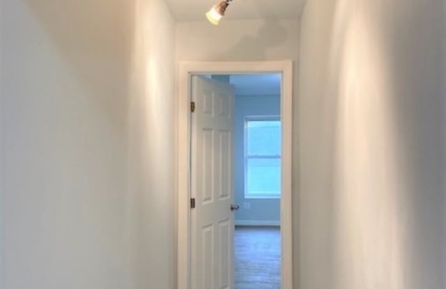414 Monroe Street Gallery 4