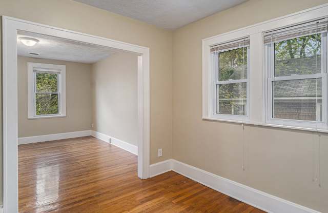 1334 North Ave NE Apt 1 Gallery 1