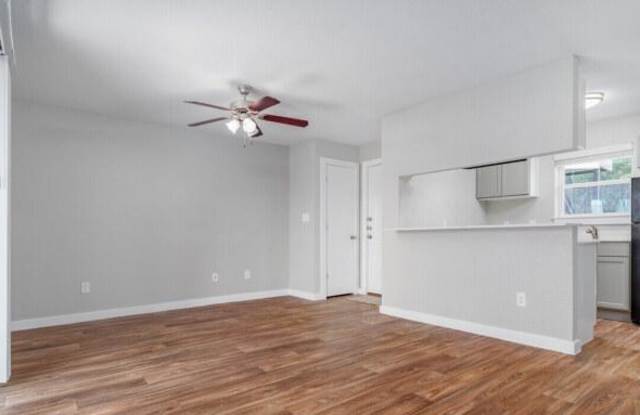 2832 W Hutchins Pl Gallery 3