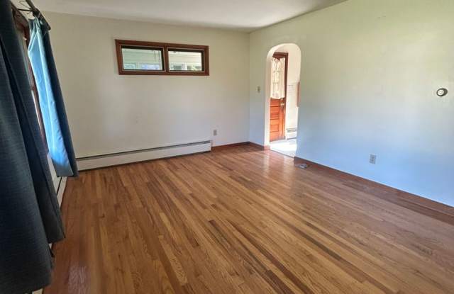 3 bedroom, 1 bath house Gallery 4