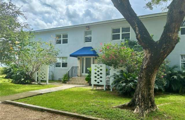 7740 SW 54th Ct Gallery 4