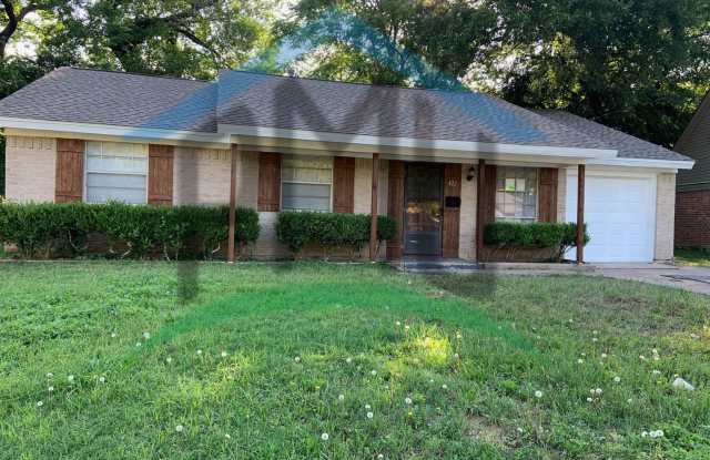 AVAILABLE NOW!!! Lovely 3 bedroom, 1.5 bath, 1 car garage - 422 Oriole Circle, Duncanville, TX 75116