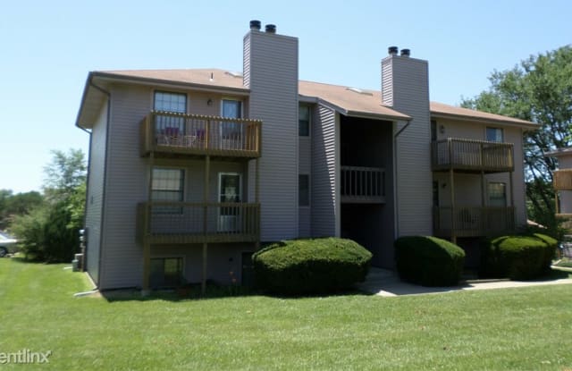 5260 SW West Dr Apt B - 5260 Southwest West Drive, Topeka, KS 66606