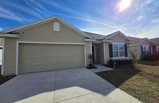 4  bedroom 2 bath Home for Rent  in the Heart of Newberry Gallery 1
