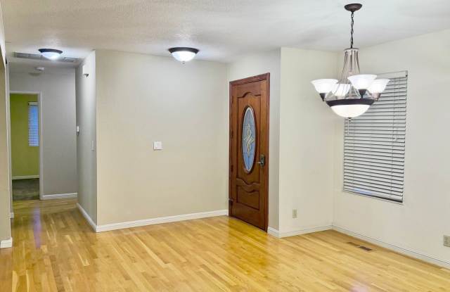 Home in Pleasanton Available Now! Gallery 4