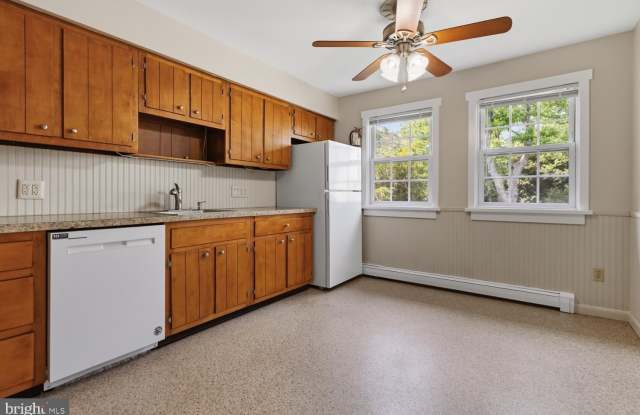 429 EDGEMONT Avenue Gallery 2