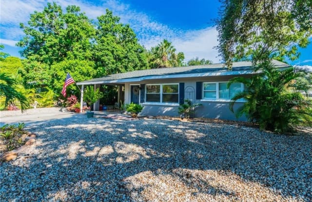 2411 GROVE STREET - 2411 Grove Street, Southgate, FL 34239