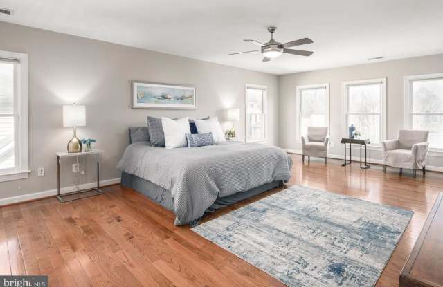 18225 GLEN ABBEY COURT Gallery 4