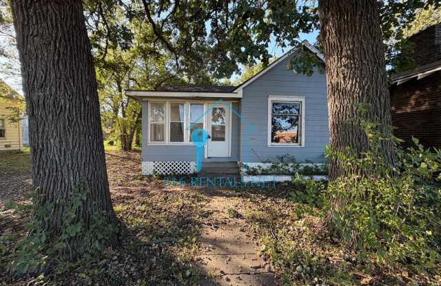$925 - 2 bed 1 bath - Single Family Home Gallery 3