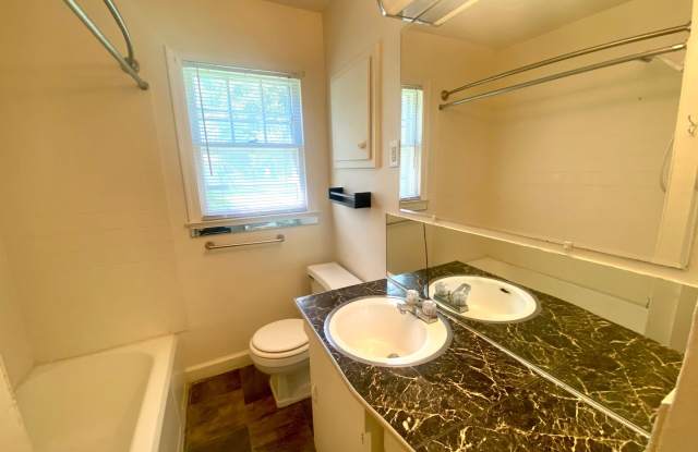 2 Bedroom and 1 Bathroom house Available Now! photos photos