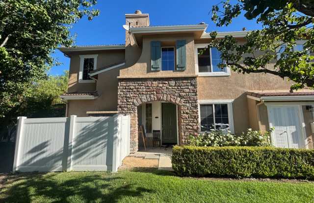 Spacious 3-Bedroom + Loft Townhome for Rent in Valencia! photos photos