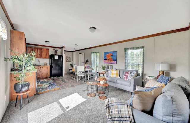 376 W Buell Gallery 2