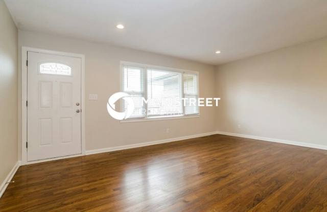 5122 North Cleveland Avenue Gallery 2