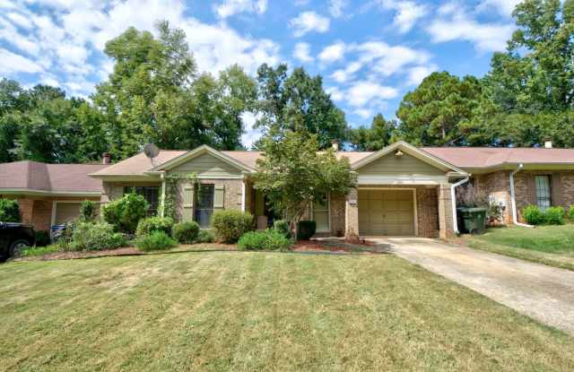 Heart of Auburn! 2 Bedroom Townhouse For Rent photos photos