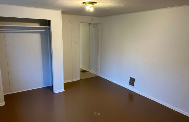 Cozy Efficiency Apartment in Shelbyville Gallery 4