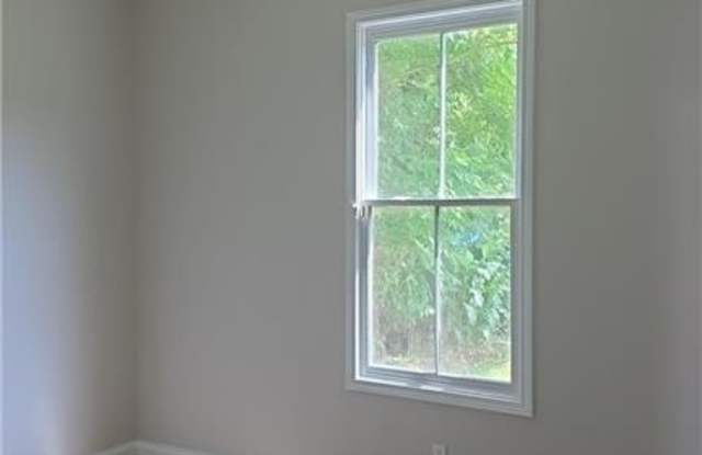 5316 BURGUNDY Street Gallery 3