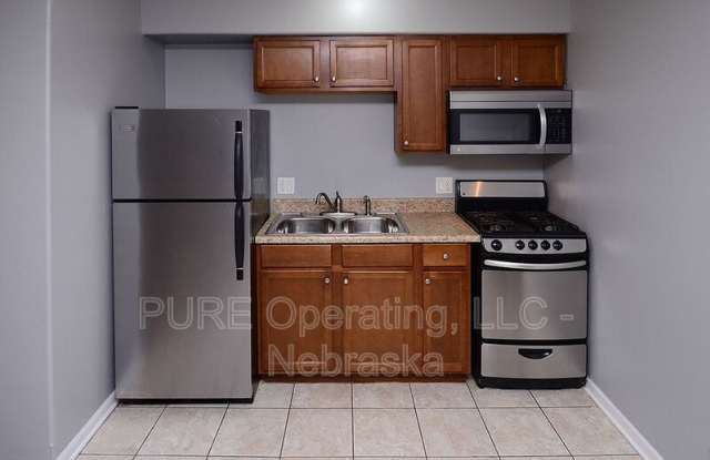 540 S 30 St - 540 South 30th Street, Omaha, NE 68105