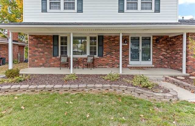16515 Festian Drive Gallery 3