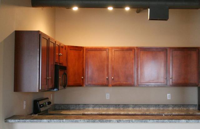 1120 S. Walnut Gallery 4