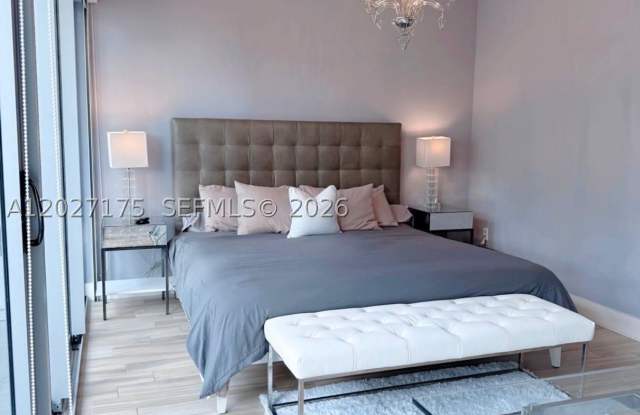 2135 Washington Ct Gallery 4