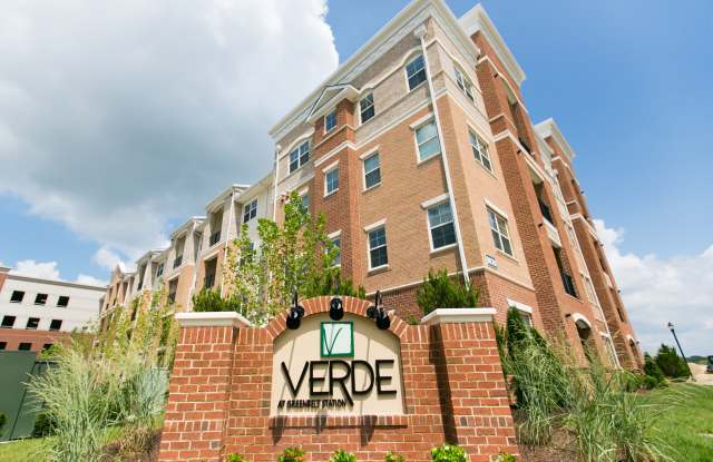 Verde at Greenbelt Station Gallery 2