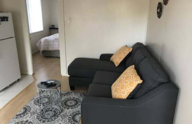 Pet-Friendly 1BR in Honolulu’s Kapahulu Area – Great Location! - 3147 Brokaw Street, Honolulu, HI 96815 Pet-Friendly 1BR in Honolulu’s Kapahulu Area – Great Location! - 3147 Brokaw Street, Honolulu, HI 96815