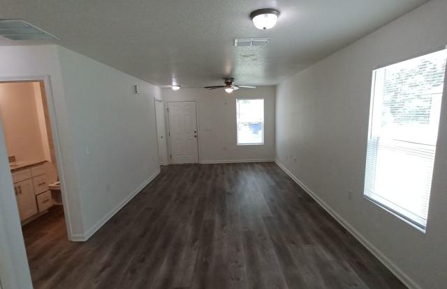 3 BR 2 BA home for small town living Gallery 4