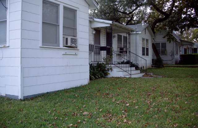 2202 Lee Hall St photos photos