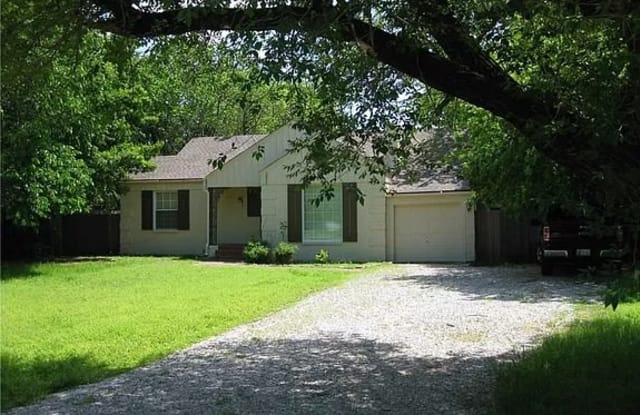 2832 Somerset Pl, Oklahoma City, OK 73116 - 2832 Somerset Place, Oklahoma City, OK 73116