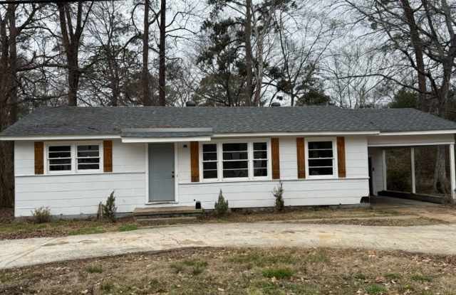 Nice 3 Bed 2 Bath North Jackson Rental on State St photos photos